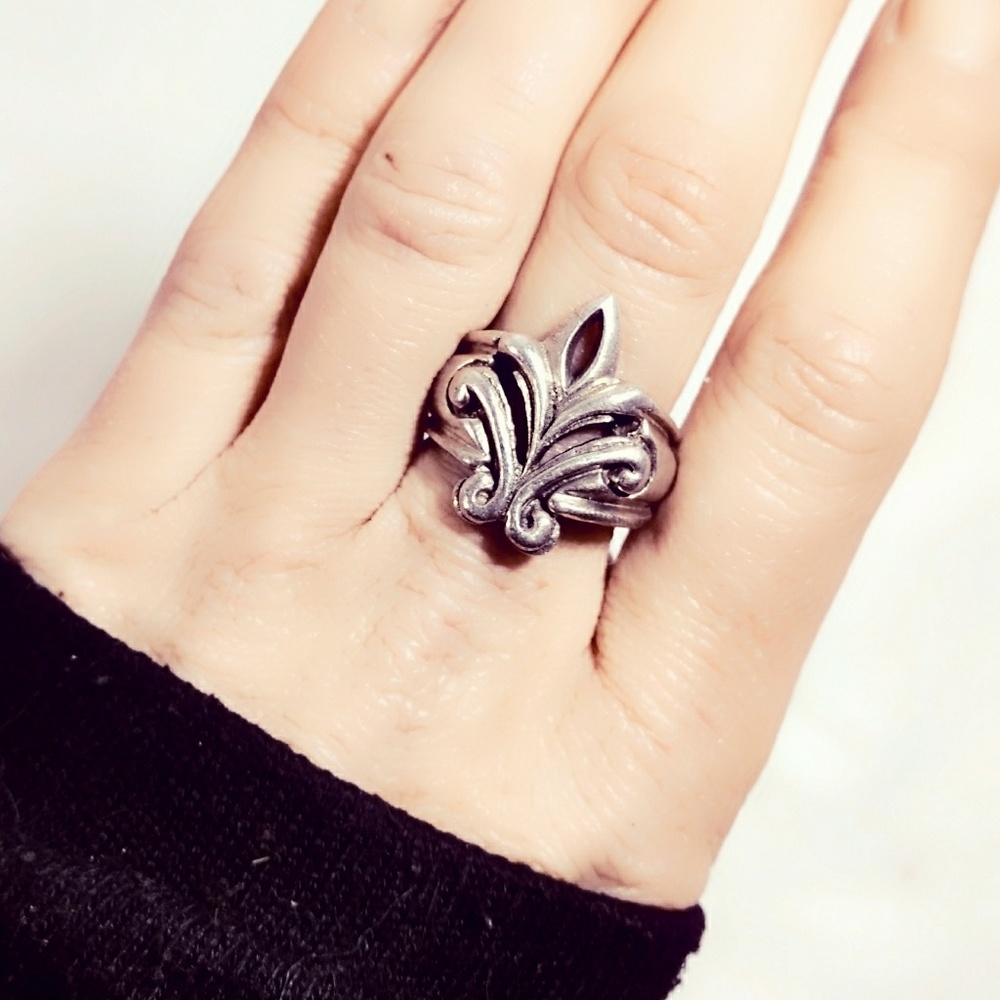 Vintage Heavy Sterling Silver Ring-Size 7.25